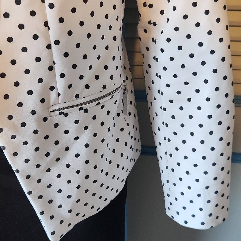 Carmen Marc Valvo White & Black Polka Dot Blazer - Picture 8 of 14